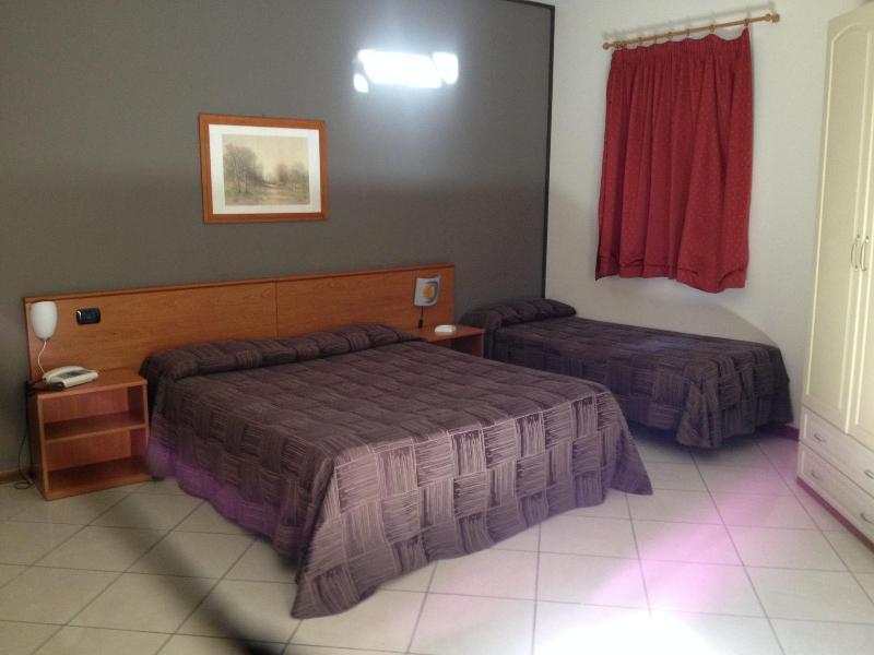 Hotel Ginepro Qualiano Esterno foto