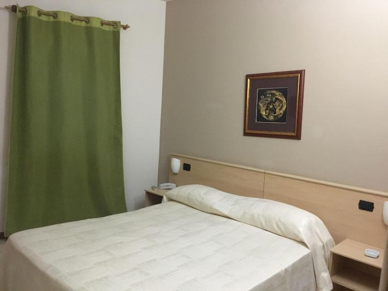 Hotel Ginepro Qualiano Esterno foto