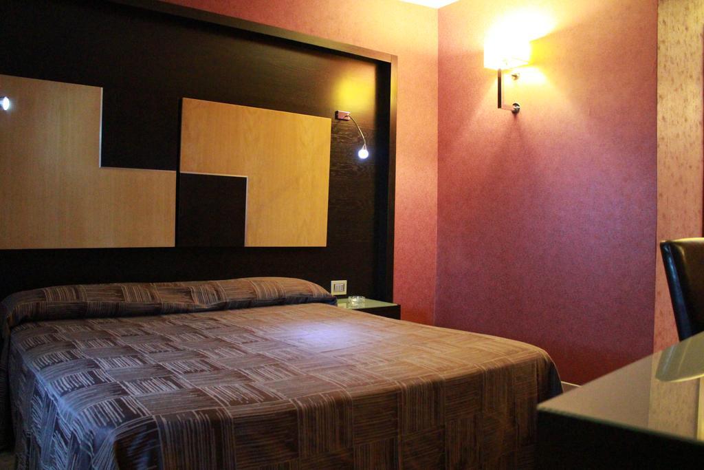 Hotel Ginepro Qualiano Camera foto