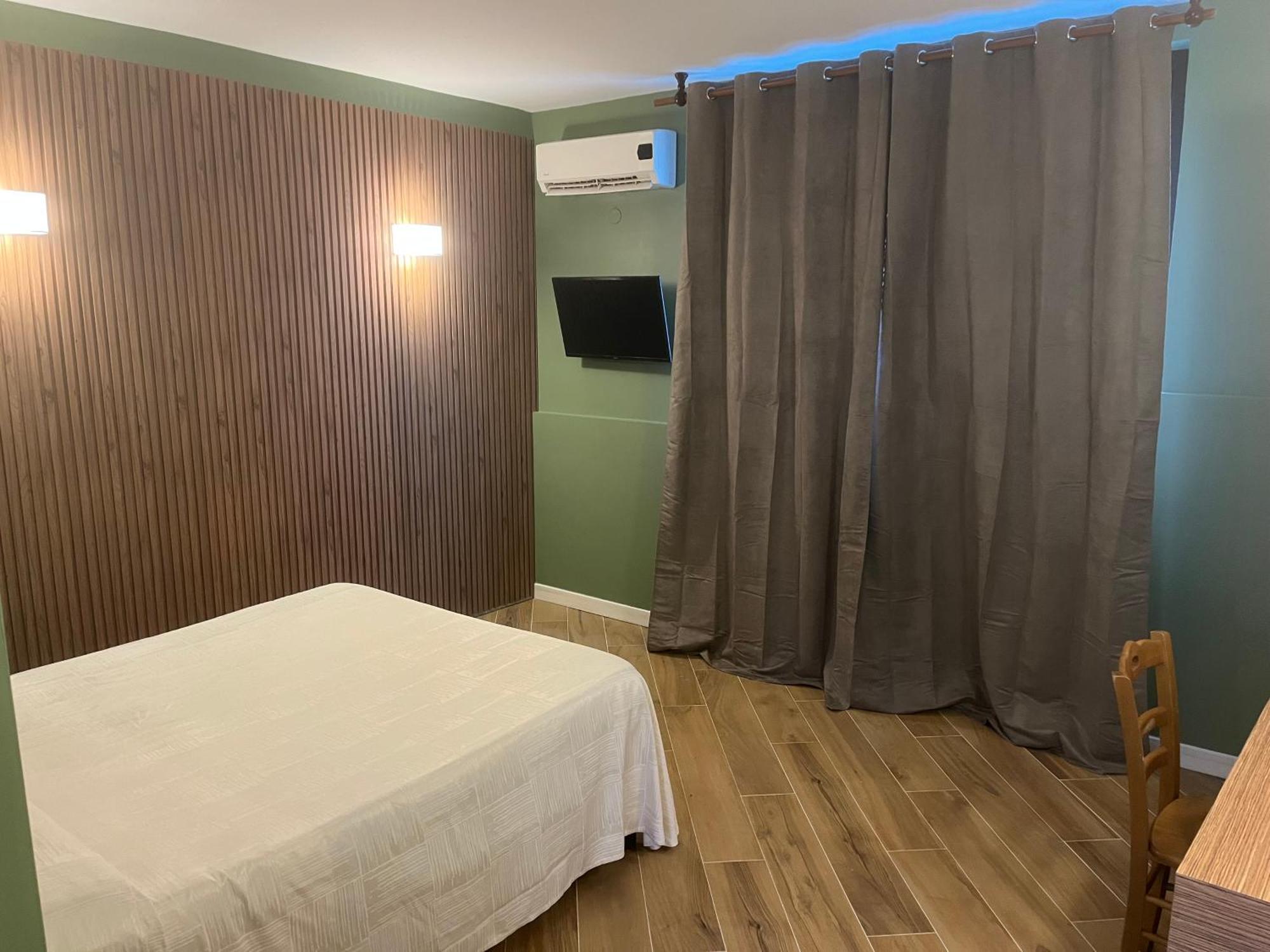 Hotel Ginepro Qualiano Esterno foto